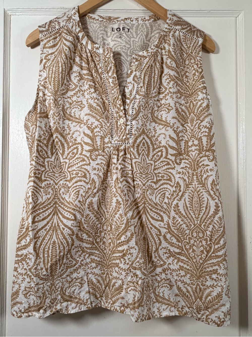 LOFT White Sleeveless Pullover Top with Tan Floral, Paisley Print